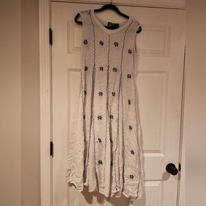 Flaire white and black floral sleeveless midi dress